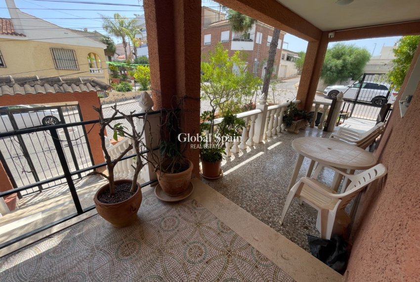 Wederverkoop - VILLA -
BENIJÓFAR - Costa Blanca