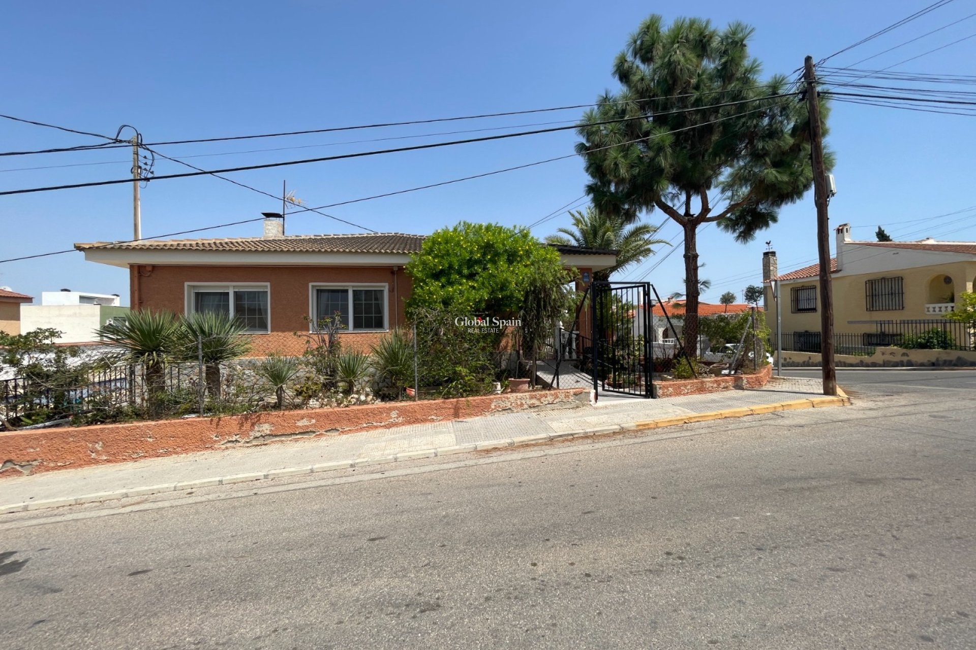 Wederverkoop - VILLA -
BENIJÓFAR - Costa Blanca
