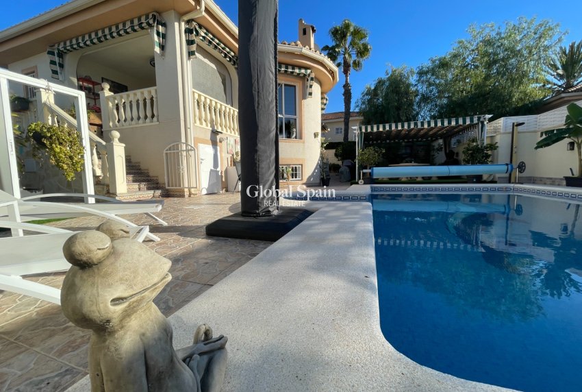 Wederverkoop - VILLA -
BENIJÓFAR - Costa Blanca