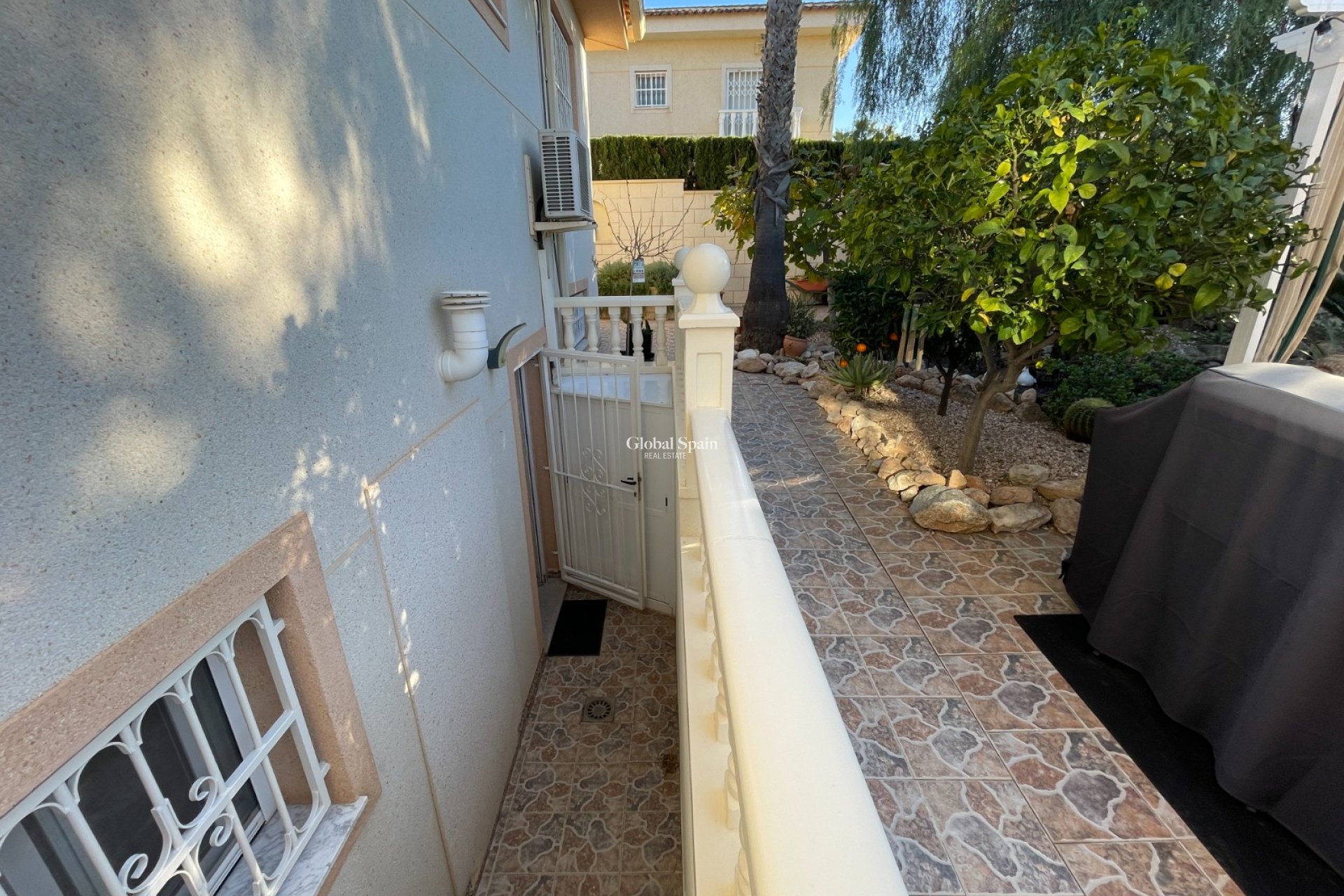 Wederverkoop - VILLA -
BENIJÓFAR - Costa Blanca