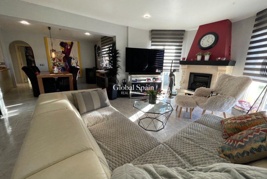 Wederverkoop - VILLA -
BENIJÓFAR - Costa Blanca