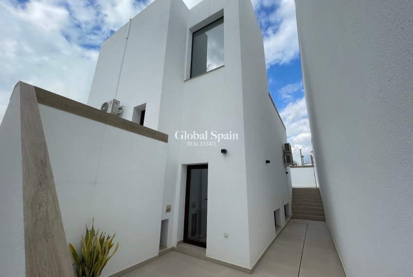 Wederverkoop - VILLA -
BENIJÓFAR - Costa Blanca