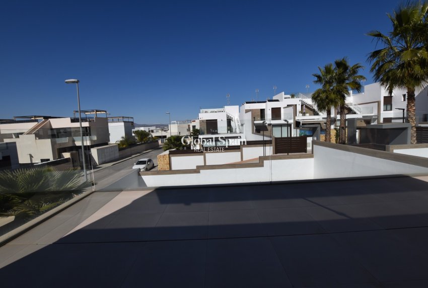 Wederverkoop - VILLA -
BENIJÓFAR - Costa Blanca