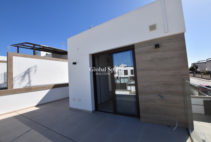 Wederverkoop - VILLA -
BENIJÓFAR - Costa Blanca