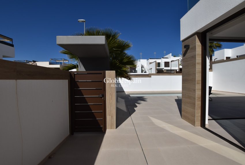Wederverkoop - VILLA -
BENIJÓFAR - Costa Blanca
