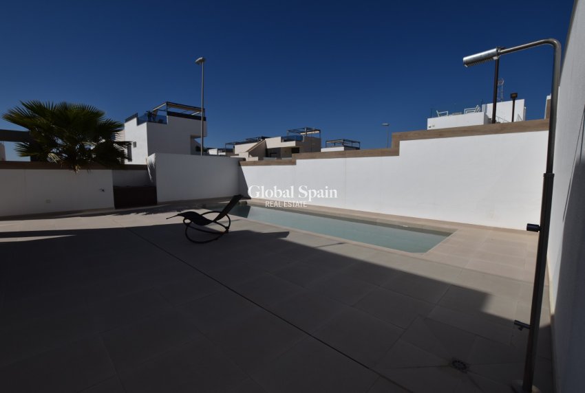 Wederverkoop - VILLA -
BENIJÓFAR - Costa Blanca