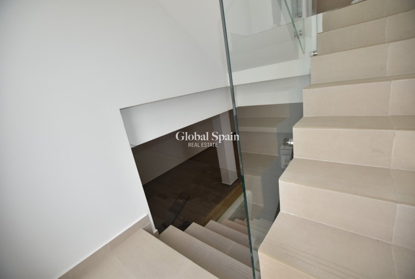 Wederverkoop - VILLA -
BENIJÓFAR - Costa Blanca