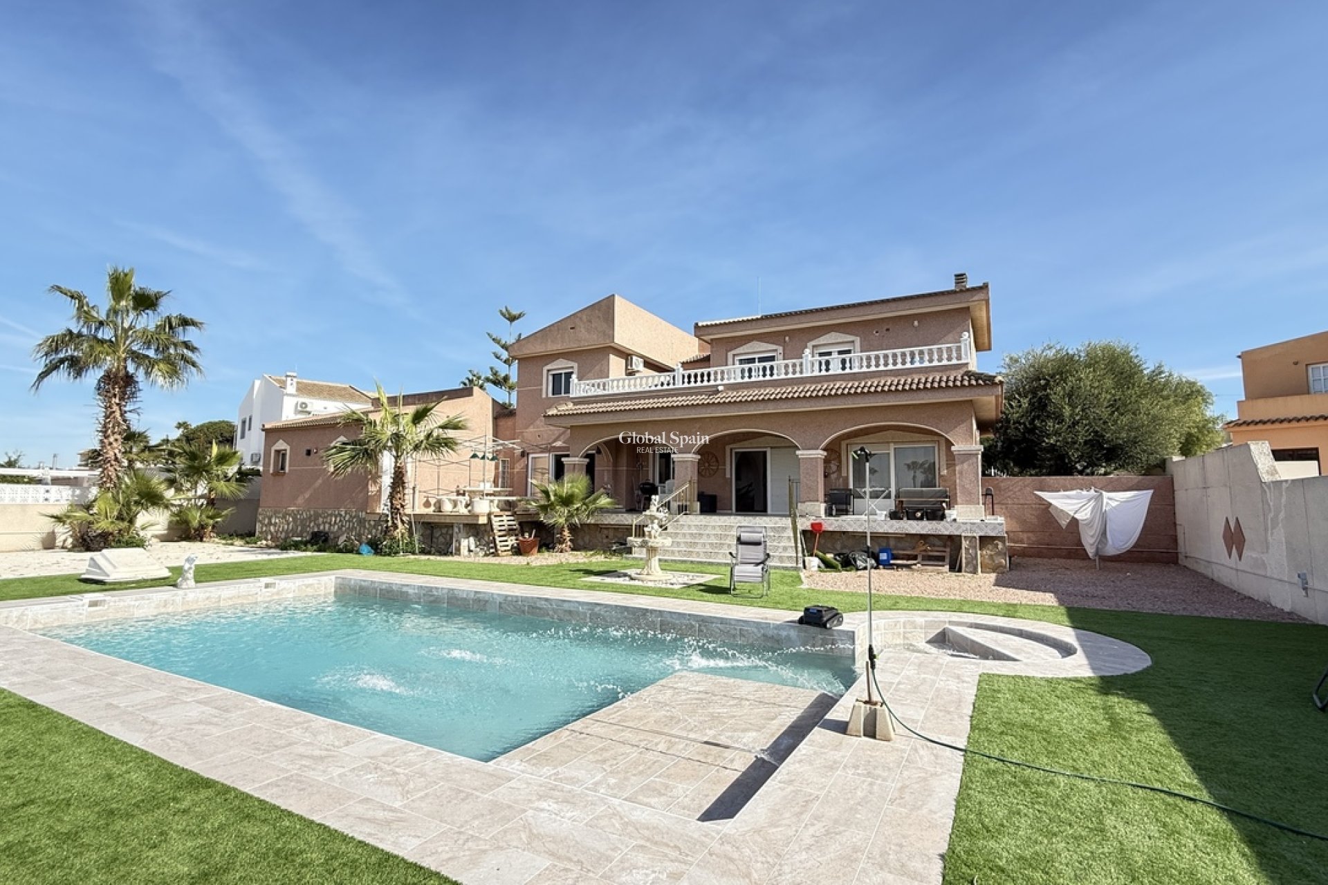 Wederverkoop - VILLA -
BENIJÓFAR - Costa Blanca