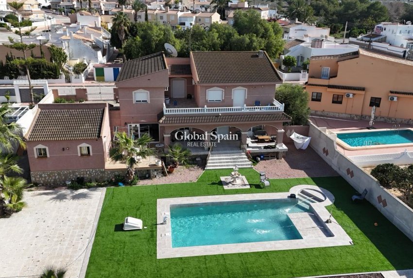 Wederverkoop - VILLA -
BENIJÓFAR - Costa Blanca