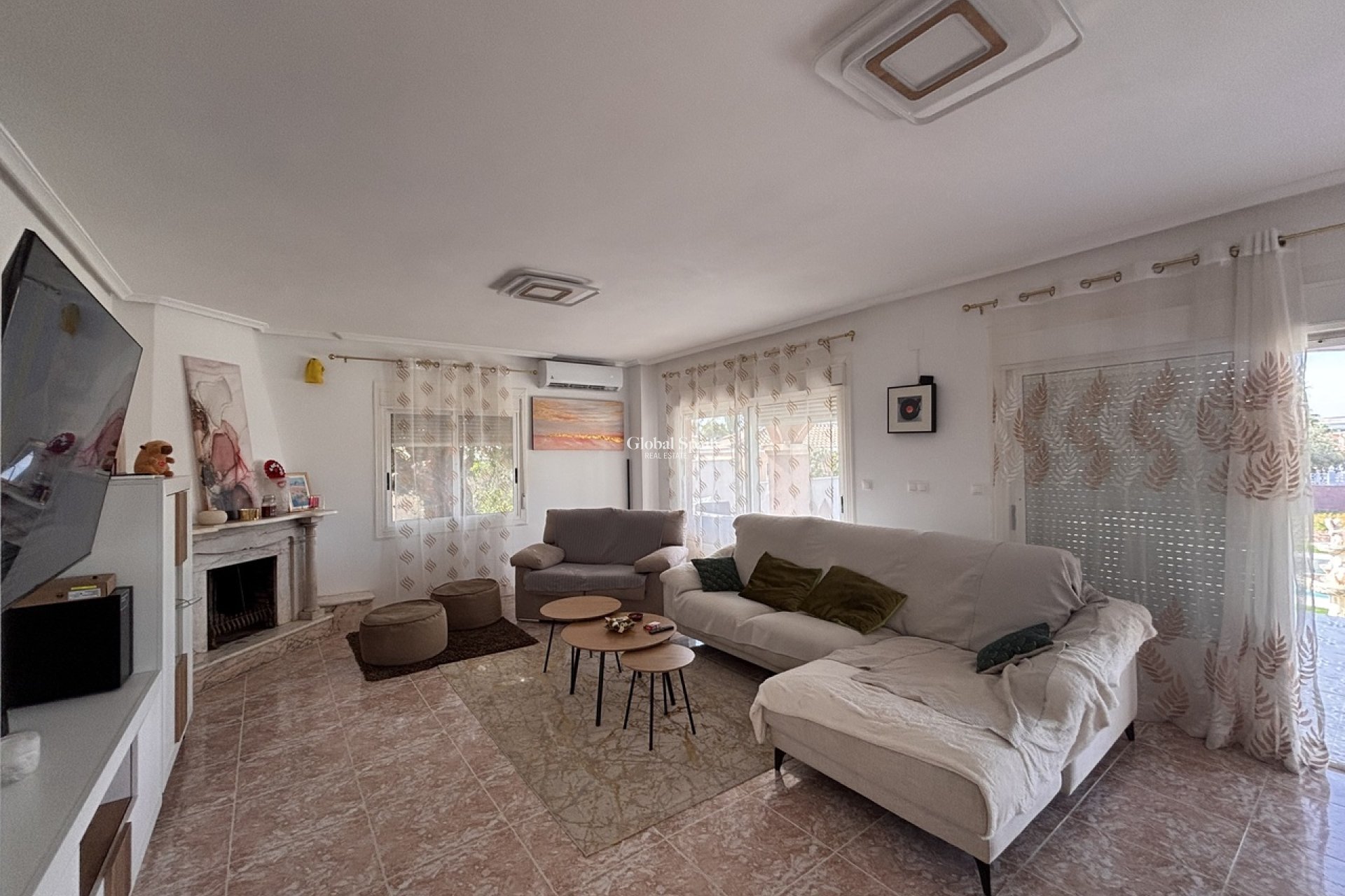 Wederverkoop - VILLA -
BENIJÓFAR - Costa Blanca