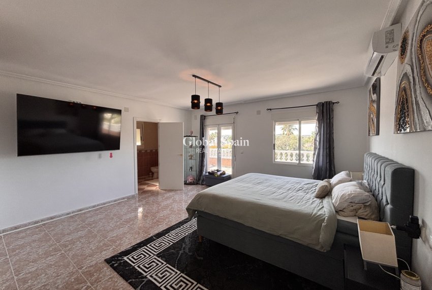 Wederverkoop - VILLA -
BENIJÓFAR - Costa Blanca