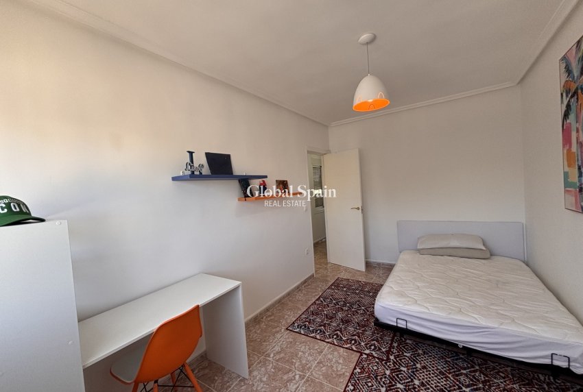 Wederverkoop - VILLA -
BENIJÓFAR - Costa Blanca