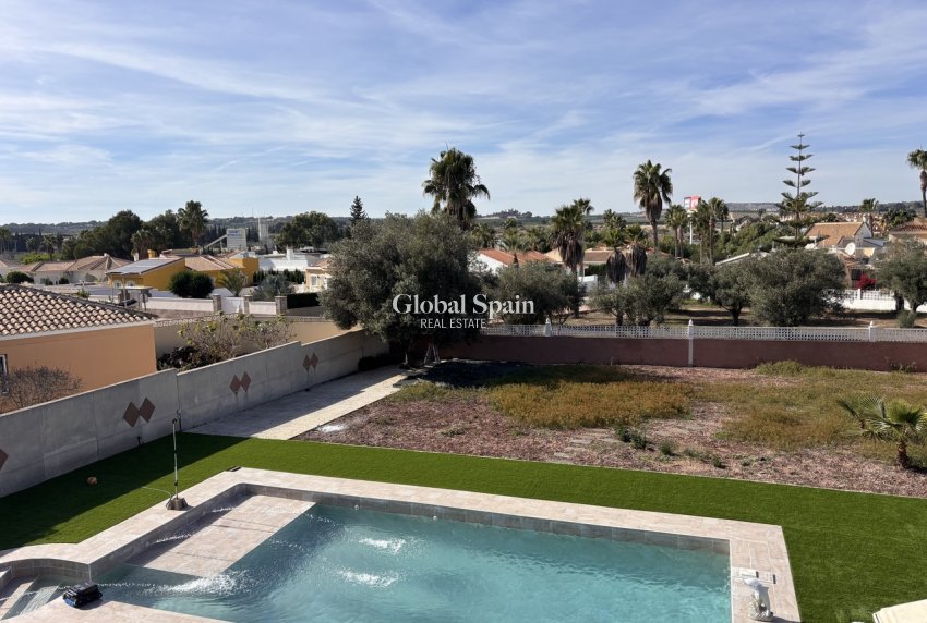 Wederverkoop - VILLA -
BENIJÓFAR - Costa Blanca