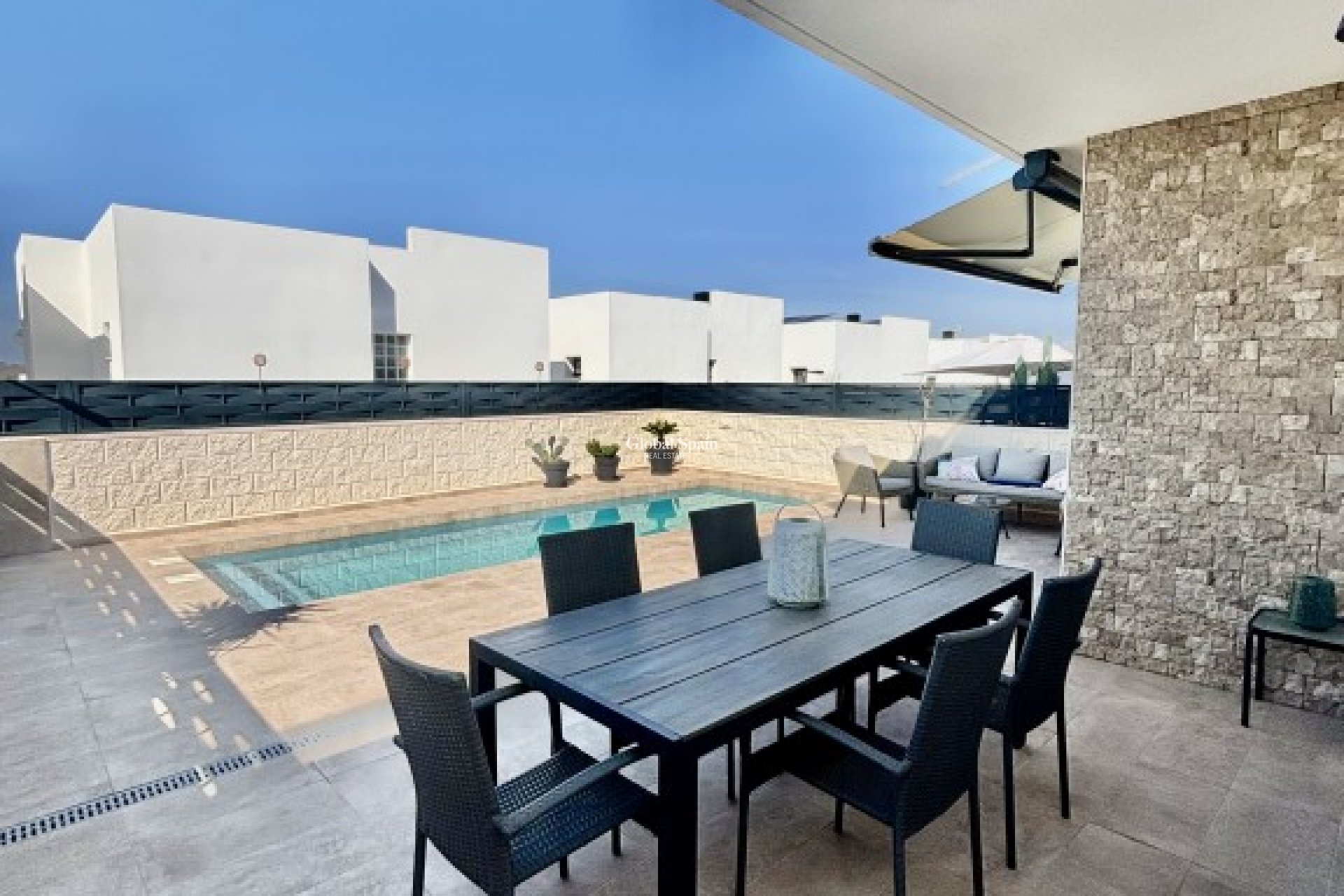 Wederverkoop - VILLA -
BENIJÓFAR - Costa Blanca