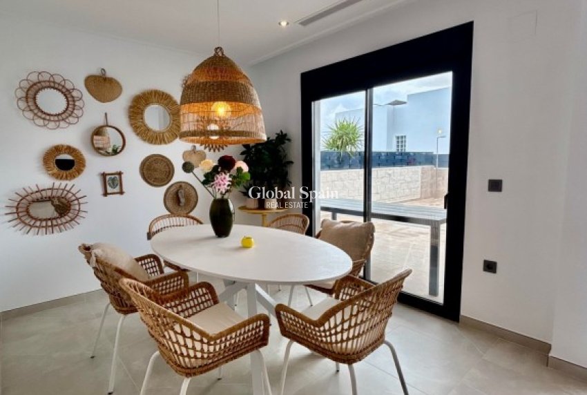 Wederverkoop - VILLA -
BENIJÓFAR - Costa Blanca