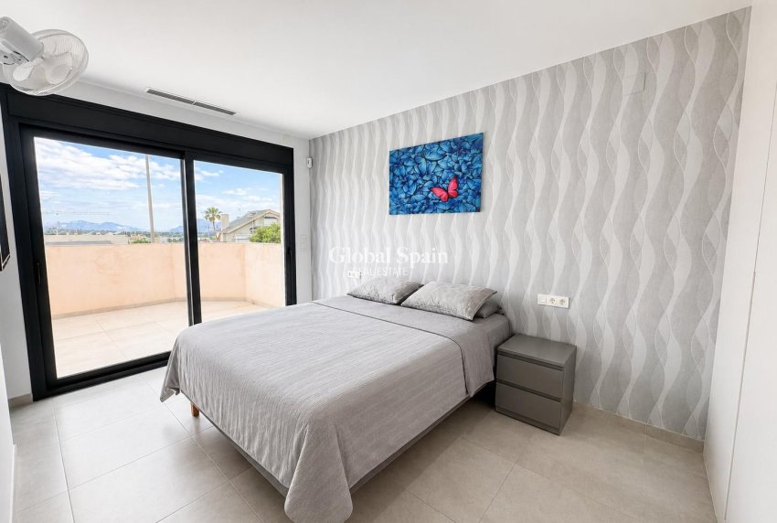 Wederverkoop - VILLA -
BENIJÓFAR - Costa Blanca