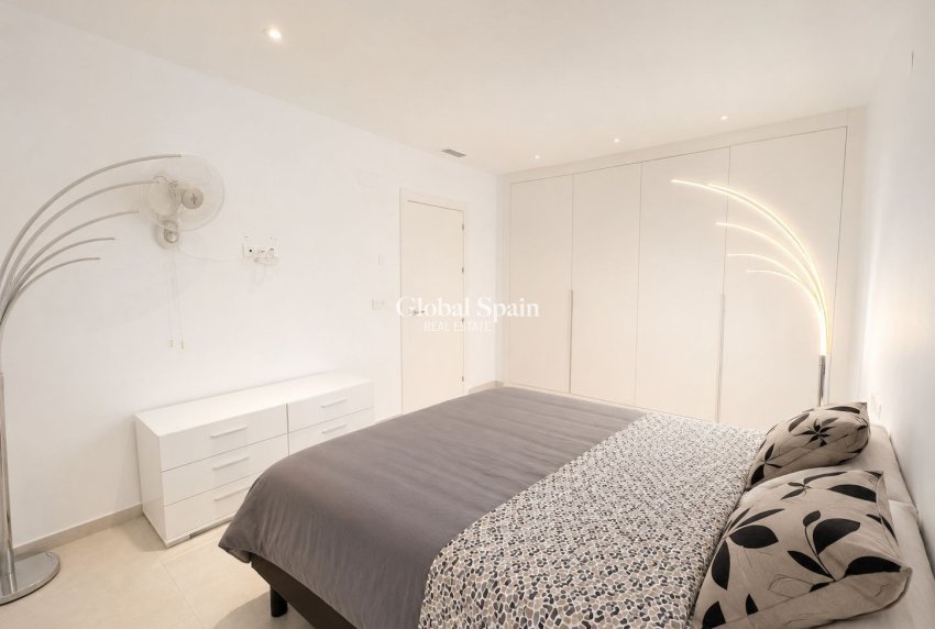 Wederverkoop - VILLA -
BENIJÓFAR - Costa Blanca