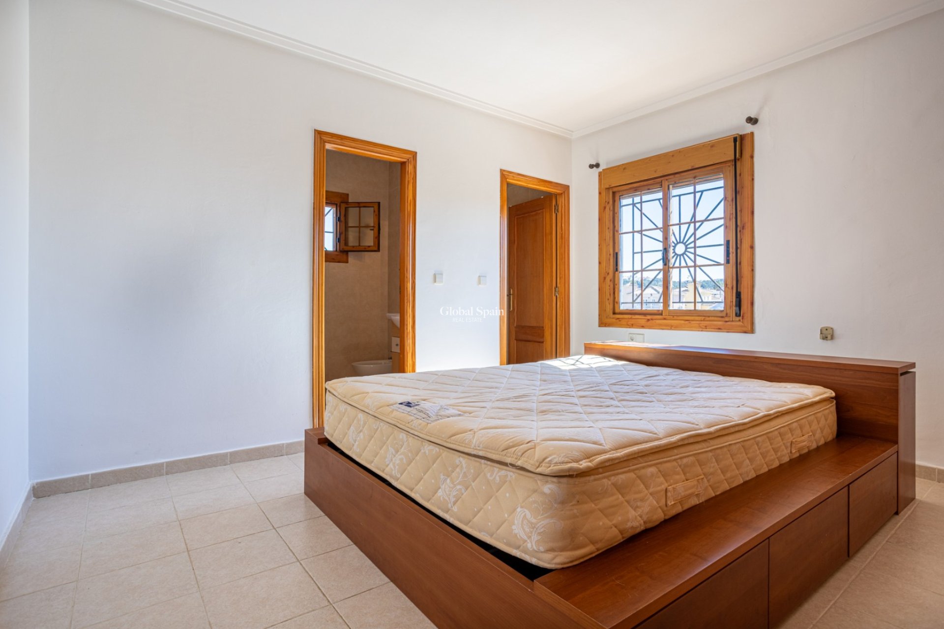 Wederverkoop - VILLA -
BENIJÓFAR - Costa Blanca