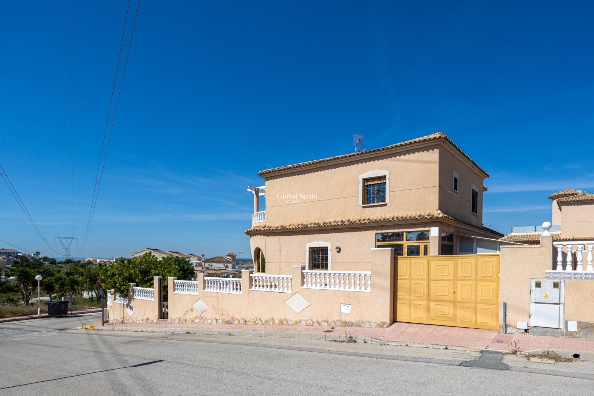 Wederverkoop - VILLA -
BENIJÓFAR - Costa Blanca