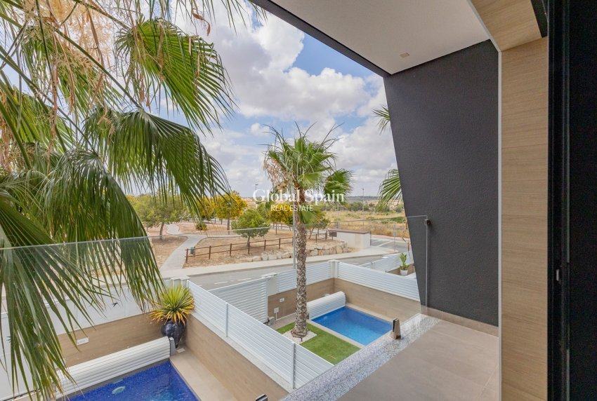 Wederverkoop - VILLA -
BENIJÓFAR - Costa Blanca