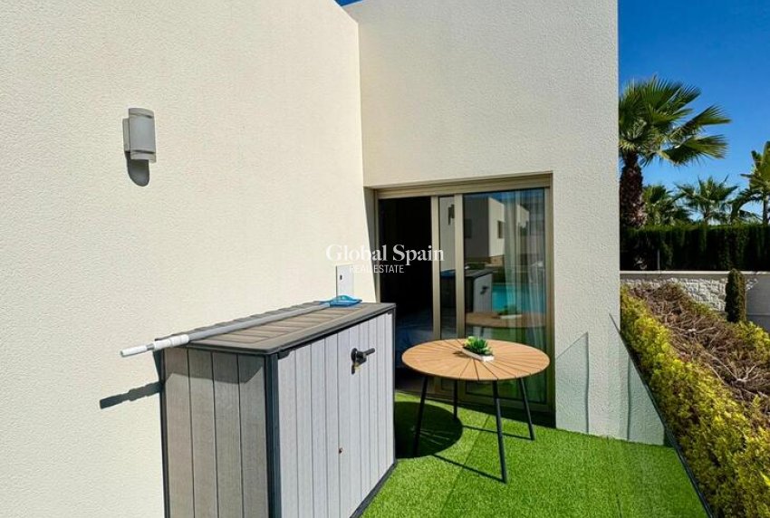 Wederverkoop - VILLA -
BENIJÓFAR - Costa Blanca