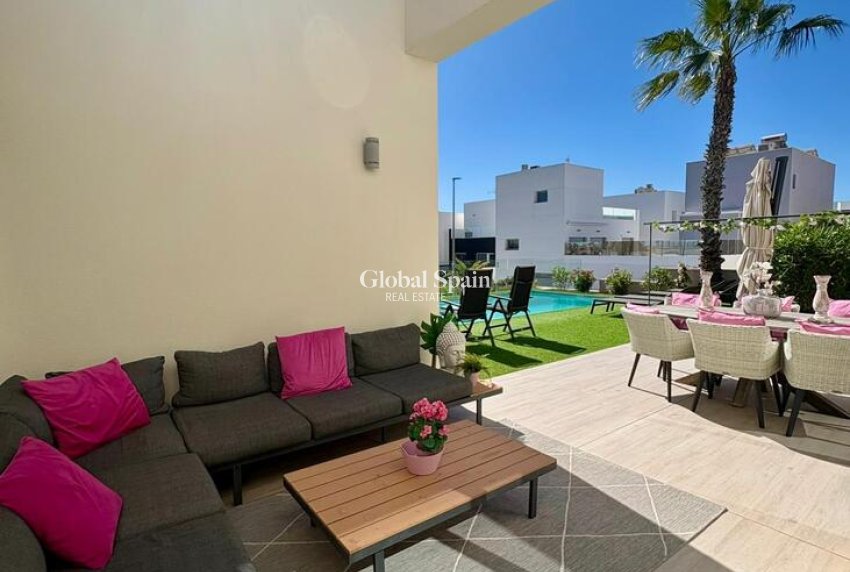 Wederverkoop - VILLA -
BENIJÓFAR - Costa Blanca