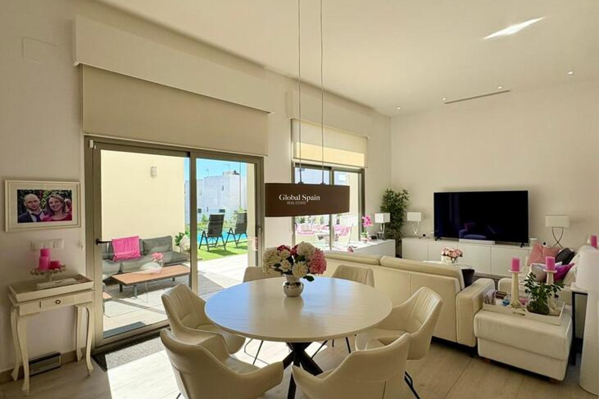 Wederverkoop - VILLA -
BENIJÓFAR - Costa Blanca