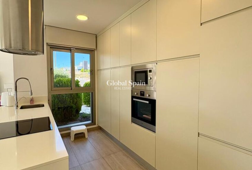Wederverkoop - VILLA -
BENIJÓFAR - Costa Blanca