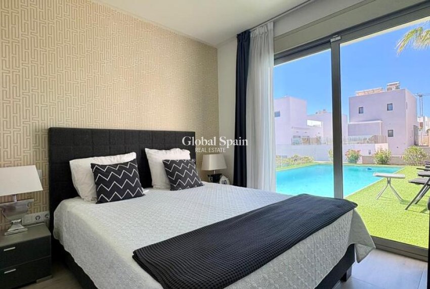Wederverkoop - VILLA -
BENIJÓFAR - Costa Blanca