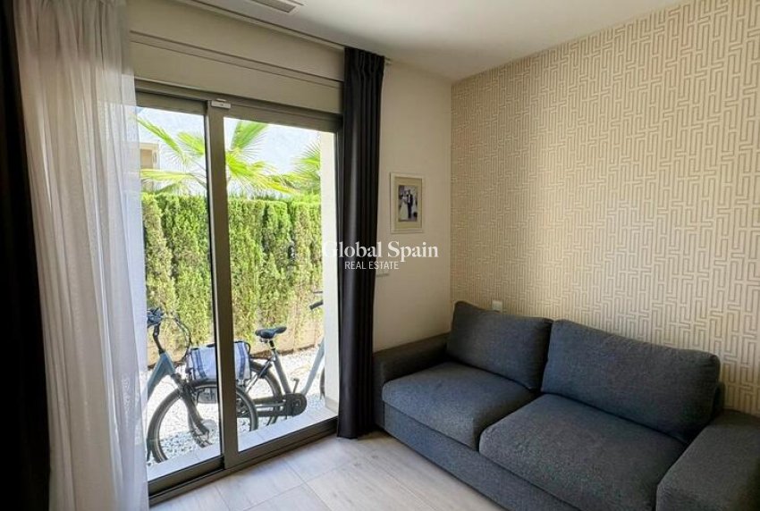 Wederverkoop - VILLA -
BENIJÓFAR - Costa Blanca