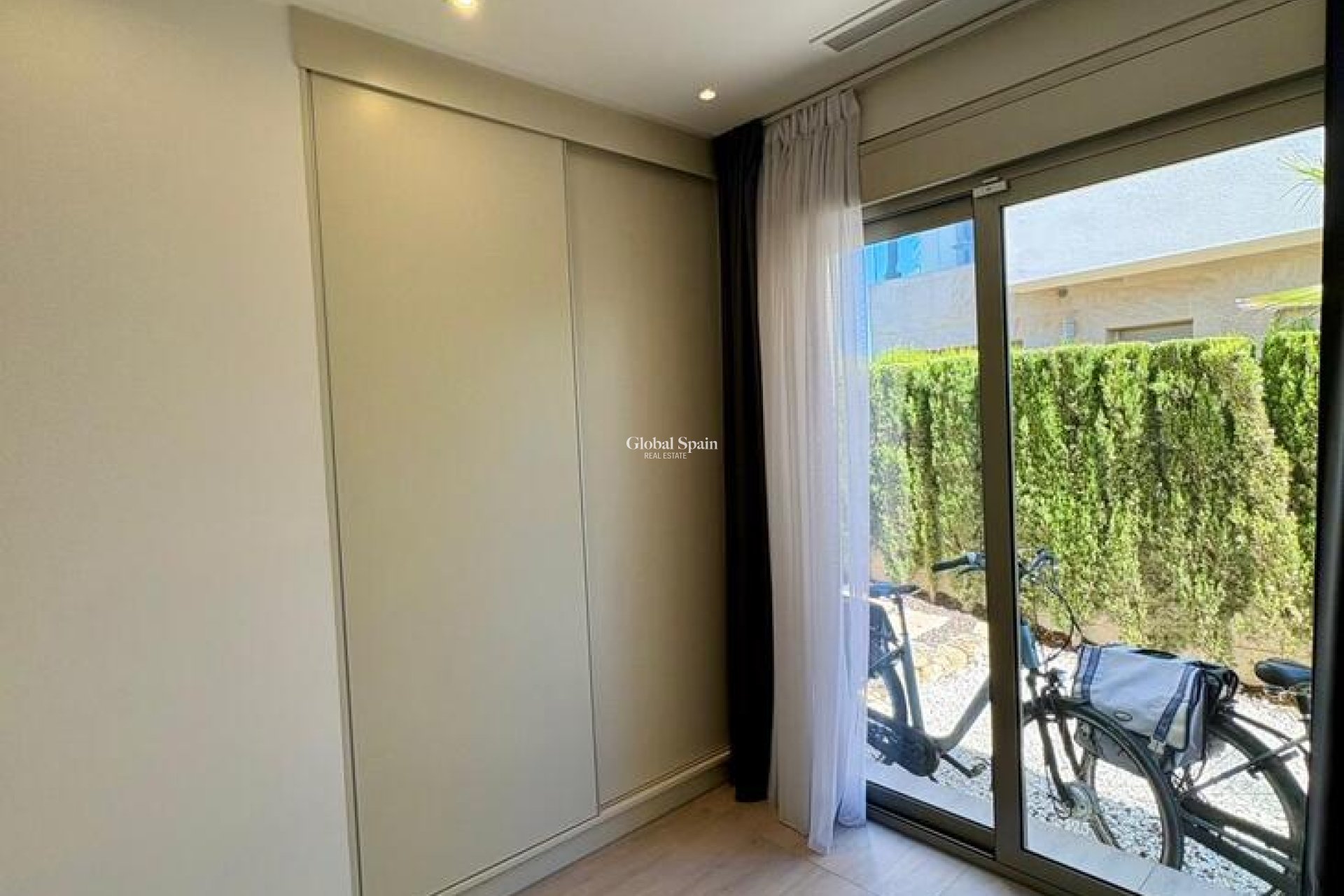 Wederverkoop - VILLA -
BENIJÓFAR - Costa Blanca