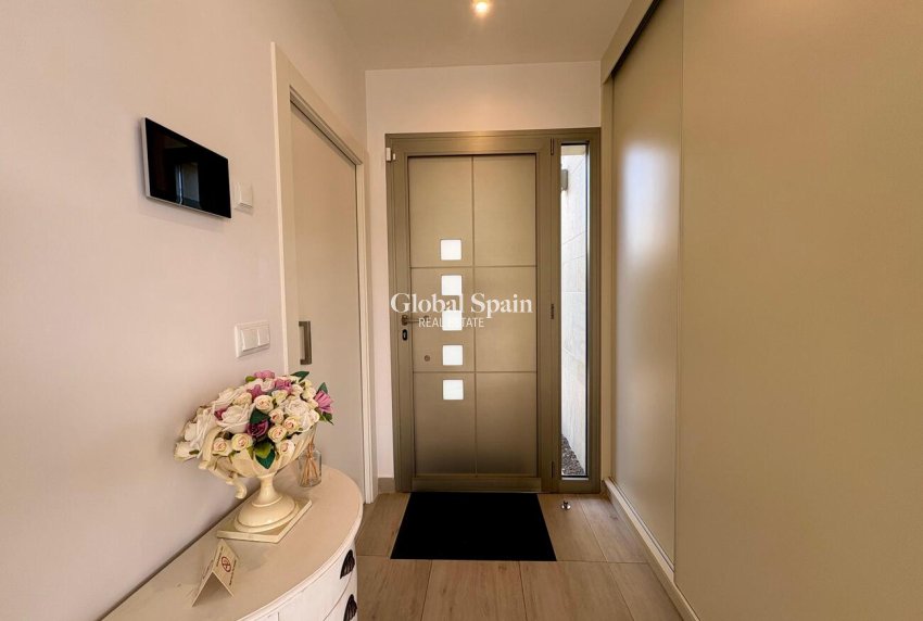 Wederverkoop - VILLA -
BENIJÓFAR - Costa Blanca