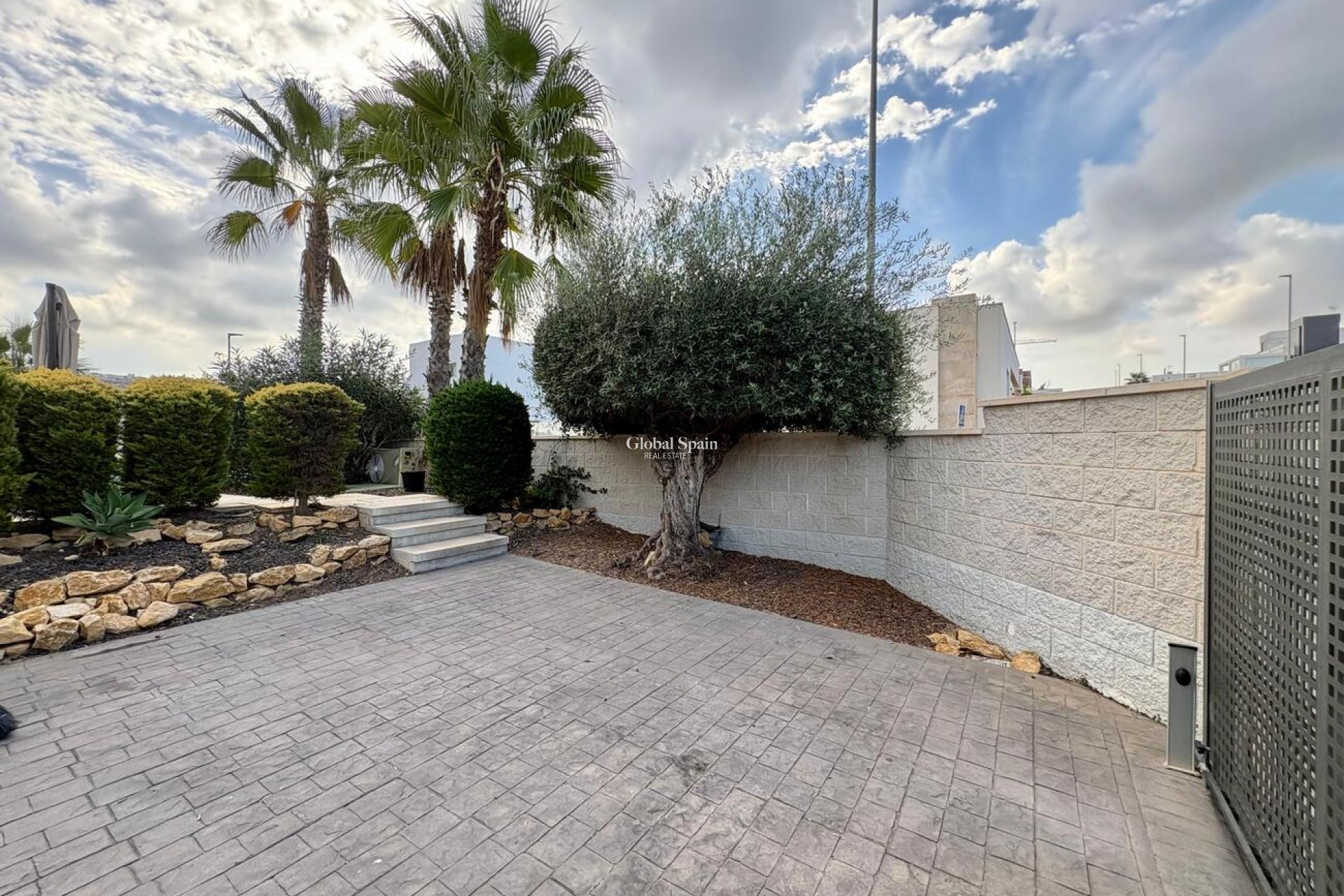 Wederverkoop - VILLA -
BENIJÓFAR - Costa Blanca