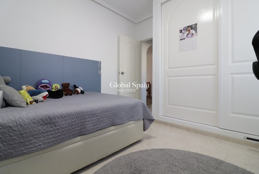 Wederverkoop - VILLA -
Benijofar - Monte Azul