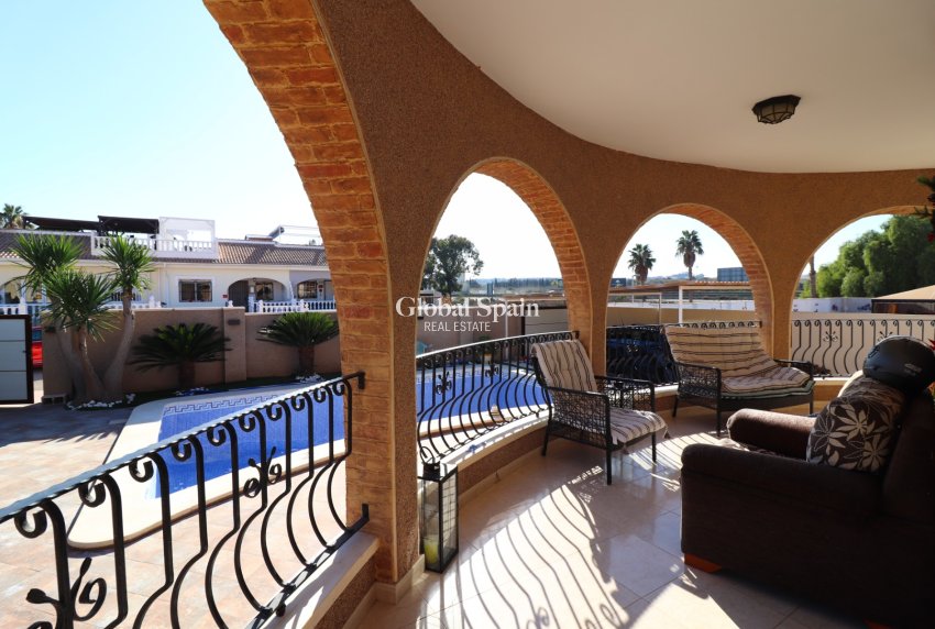 Wederverkoop - VILLA -
Benijofar - Monte Azul