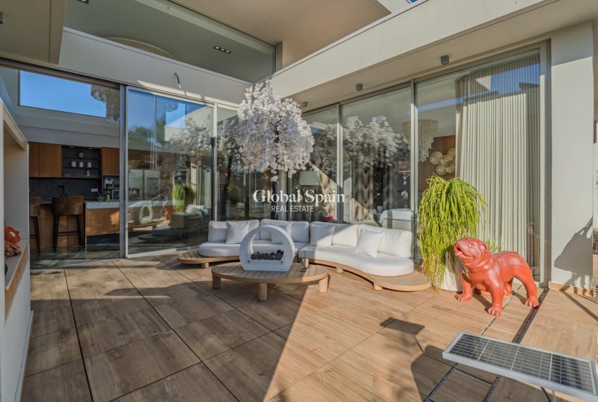 Wederverkoop - VILLA -
BENIJÓFAR - Residencial Benimar