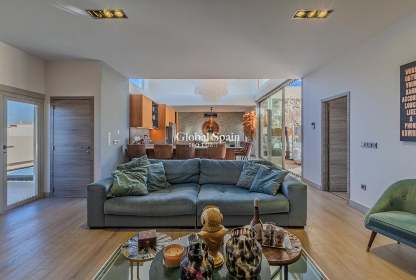 Wederverkoop - VILLA -
BENIJÓFAR - Residencial Benimar