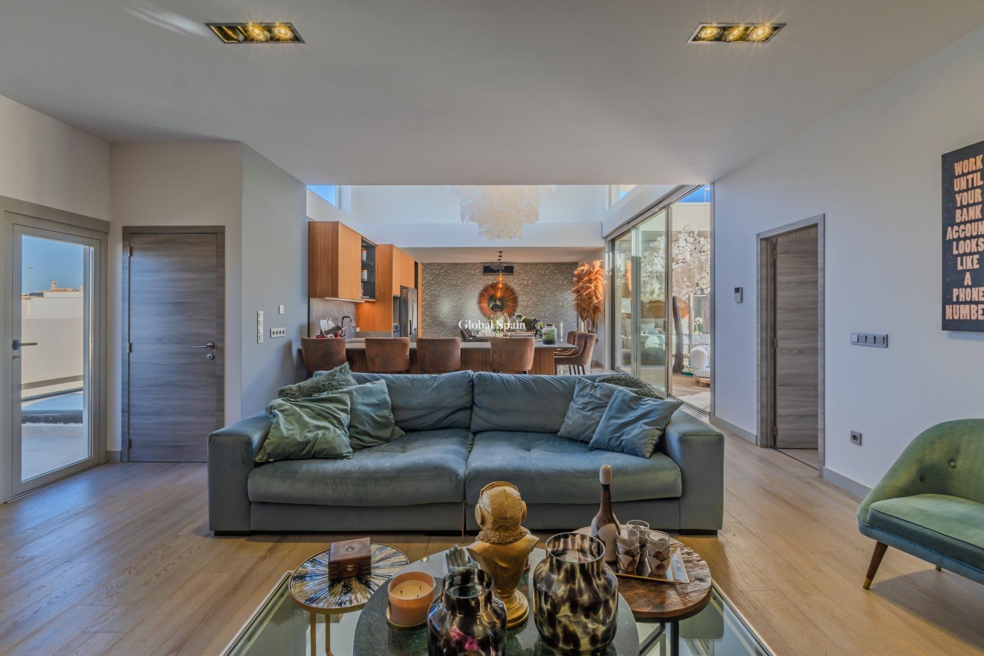 Wederverkoop - VILLA -
BENIJÓFAR - Residencial Benimar