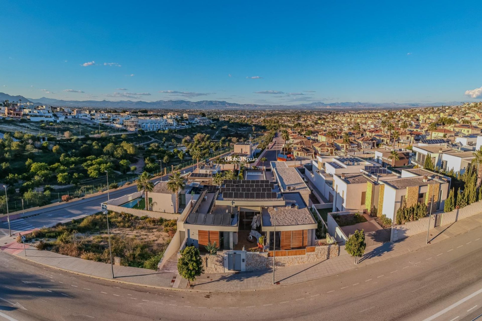 Wederverkoop - VILLA -
BENIJÓFAR - Residencial Benimar