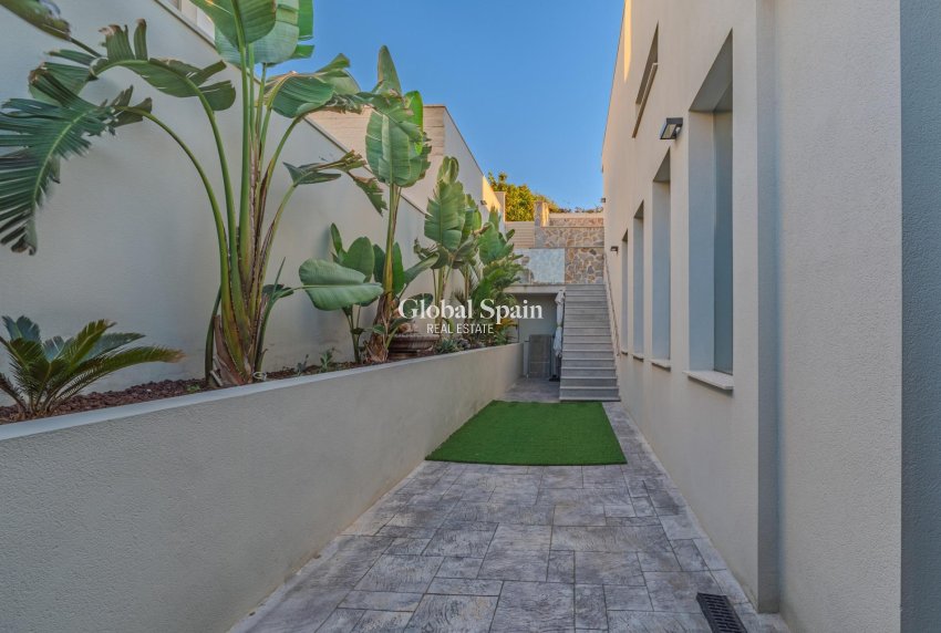 Wederverkoop - VILLA -
BENIJÓFAR - Residencial Benimar