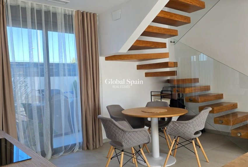 Wederverkoop - VILLA -
BENIJÓFAR