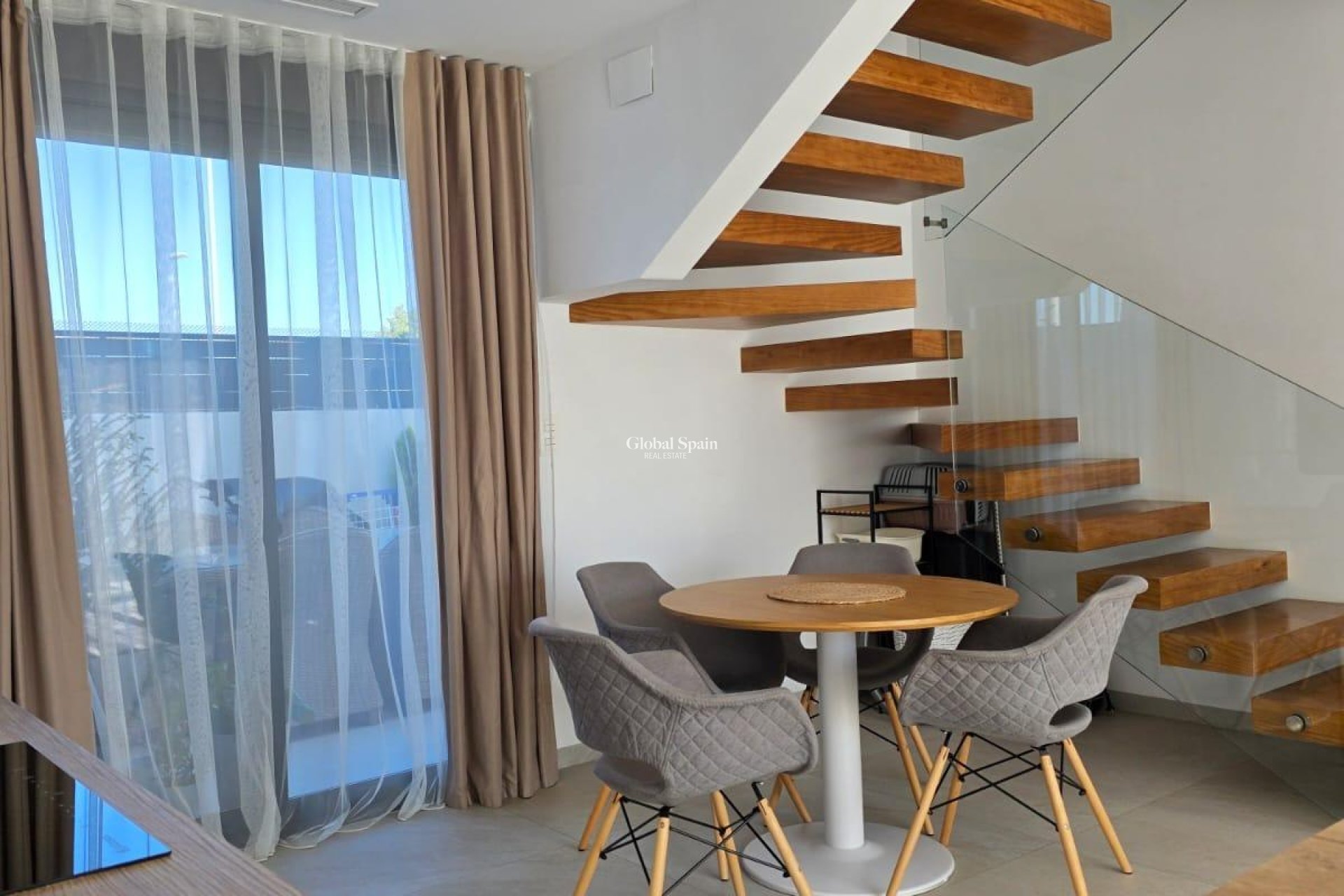 Wederverkoop - VILLA -
BENIJÓFAR