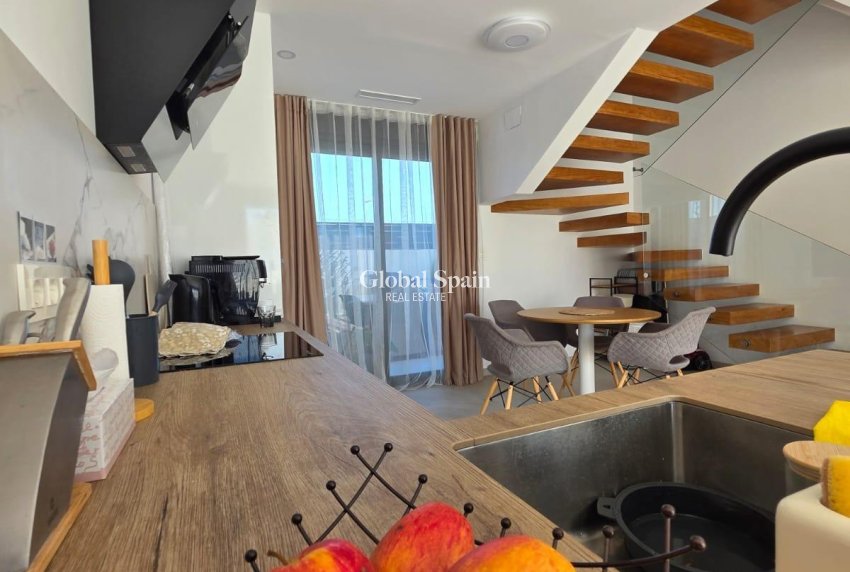 Wederverkoop - VILLA -
BENIJÓFAR