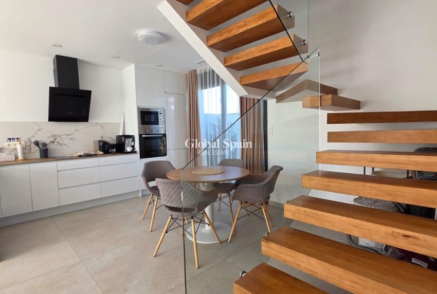 Wederverkoop - VILLA -
BENIJÓFAR