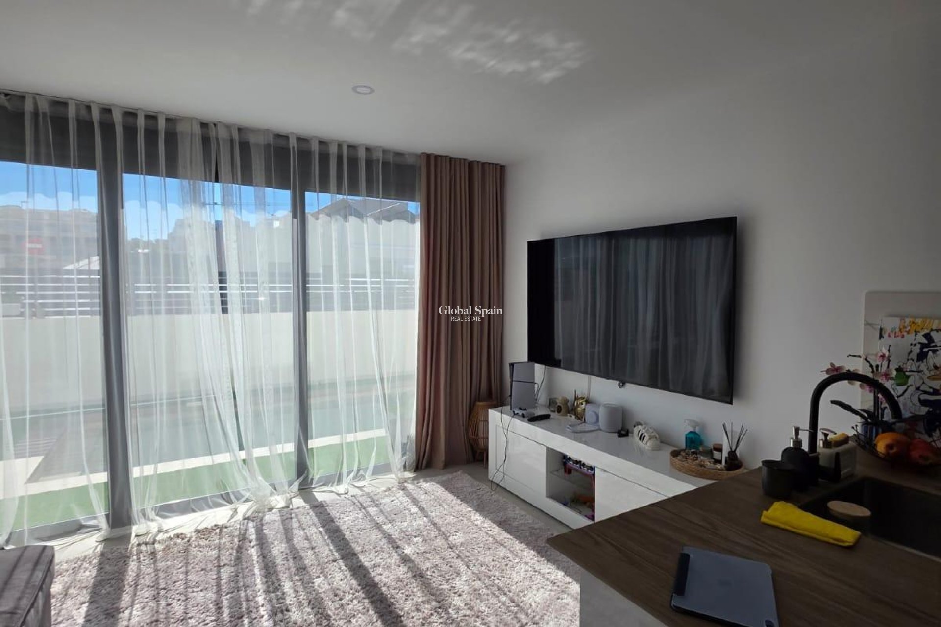 Wederverkoop - VILLA -
BENIJÓFAR