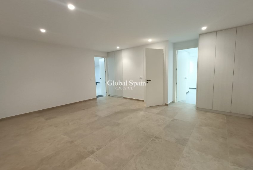 Wederverkoop - Villa -
BENIJÓFAR