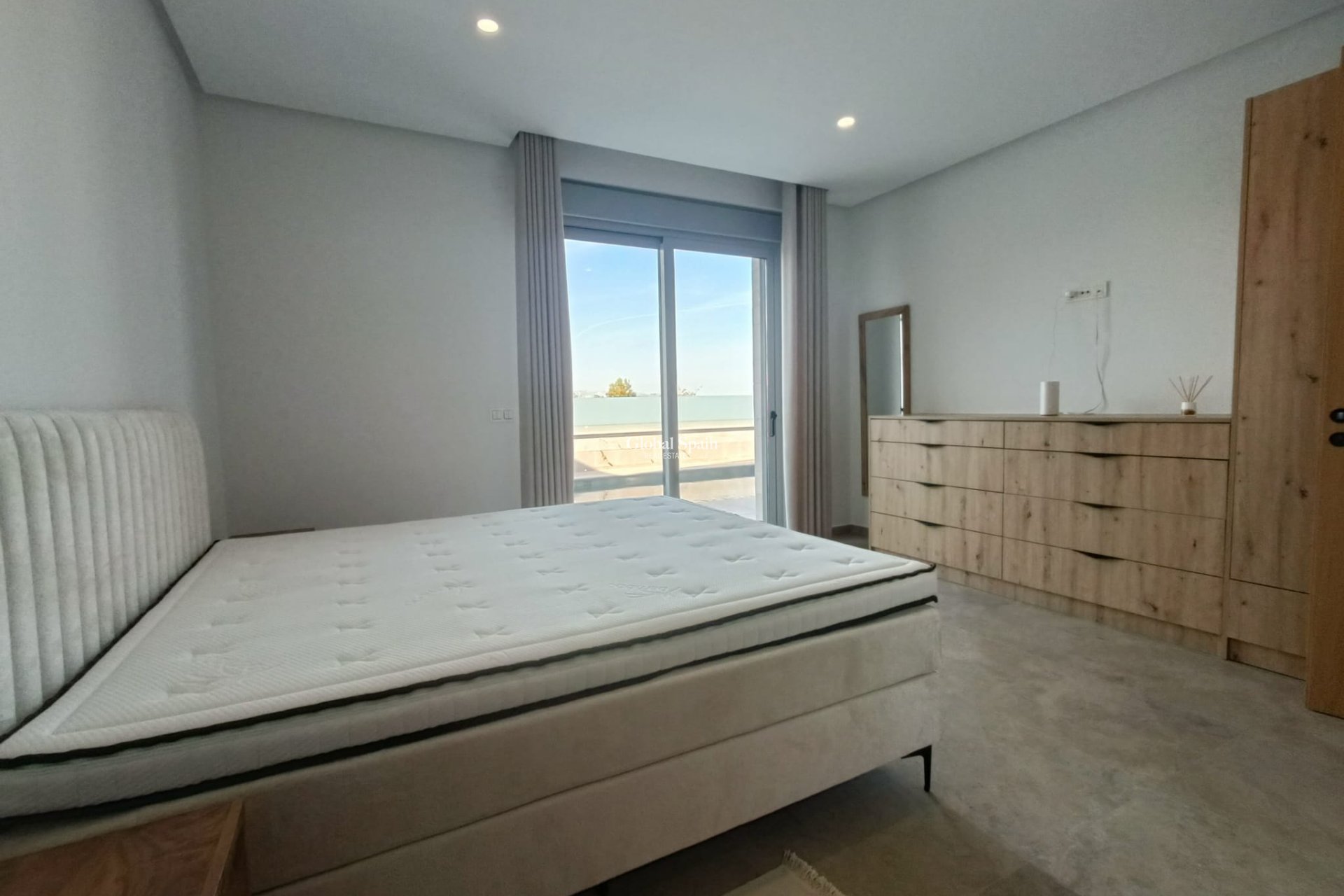 Wederverkoop - Villa -
BENIJÓFAR