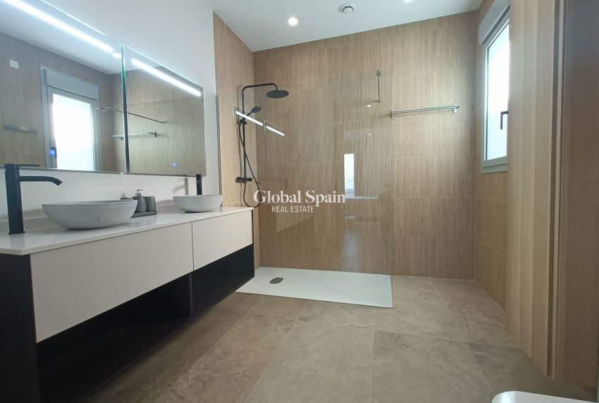 Wederverkoop - Villa -
BENIJÓFAR