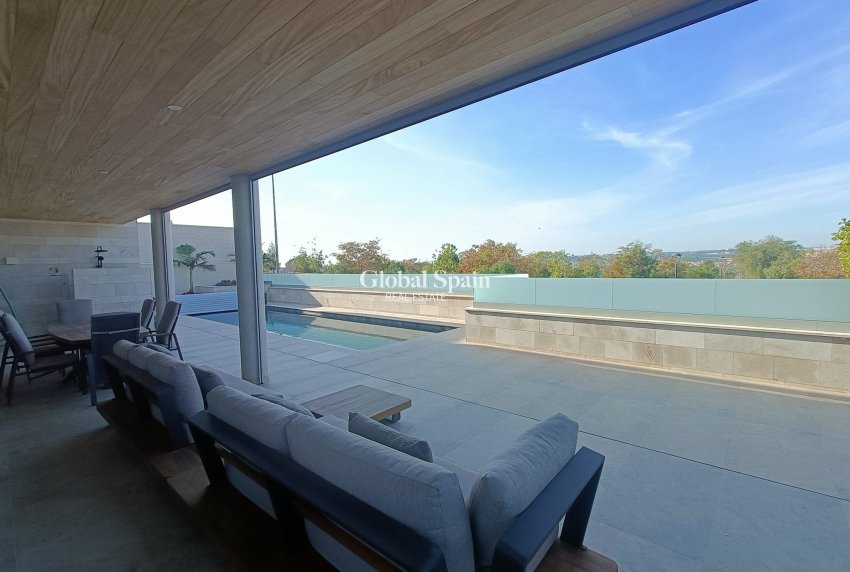 Wederverkoop - Villa -
BENIJÓFAR