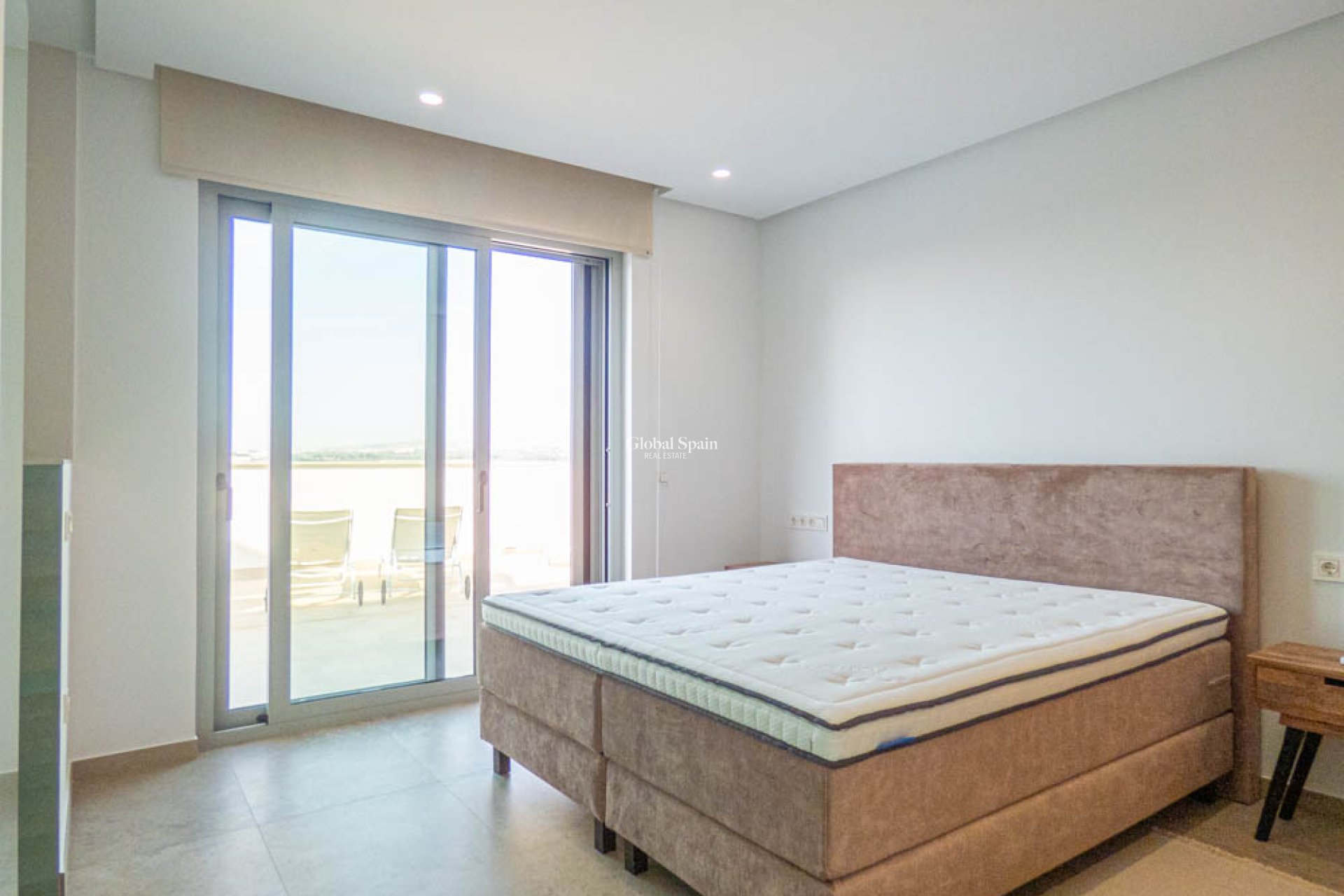 Wederverkoop - Villa -
BENIJÓFAR